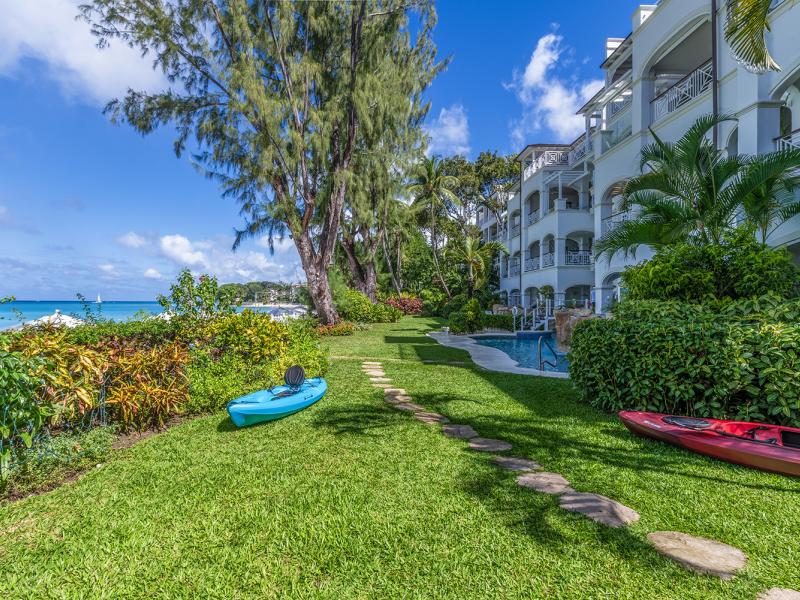 Old Trees Sea Breeze 204 , Beachfront villas Barbados , Old Trees , Paynes Bay , St James , West Coast Barbados 