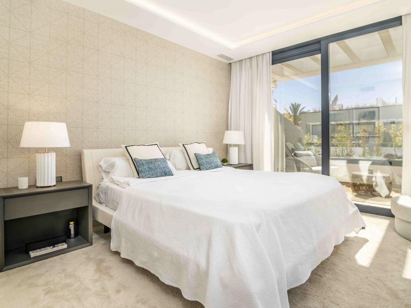 Villa Banus Bay , Marbella , Puerto Banus 