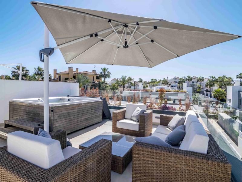 Villa Banus Bay , Marbella , Puerto Banus 