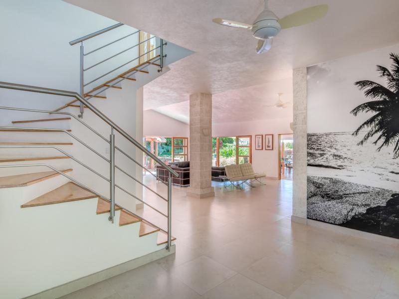 Thespina - Beachfront , St James 