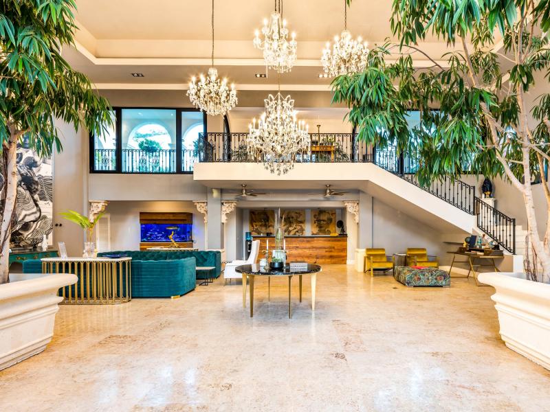 Villa Du Cacique , Casa de Campo 