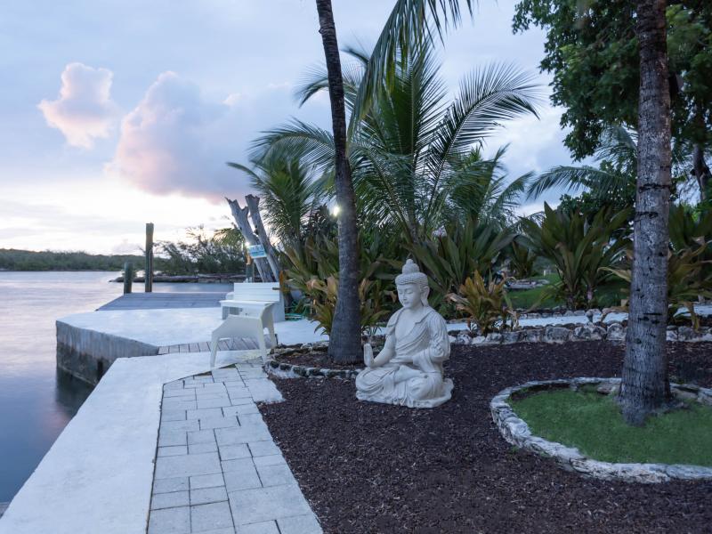 Middle Cay Private Island , Harbour Island 