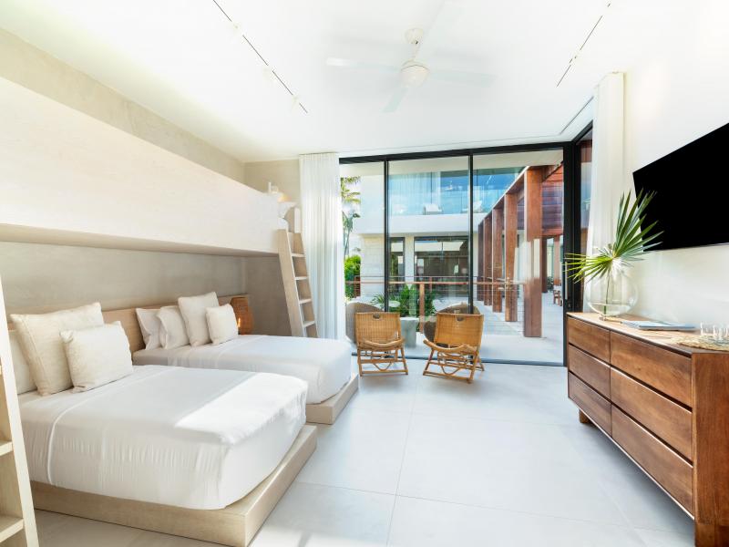 Dune House - Beachfront , Providenciales 