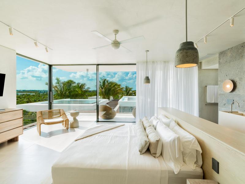 Dune House - Beachfront , Providenciales 
