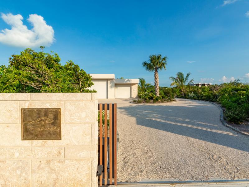 Dune House - Beachfront , Providenciales 