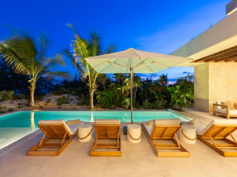 Dune House - Beachfront , Providenciales 