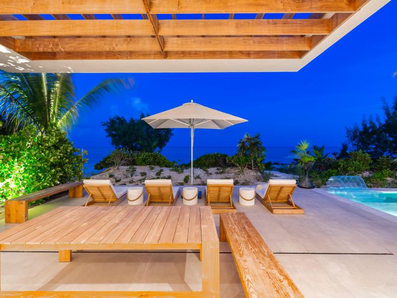 Dune House - Beachfront , Providenciales 