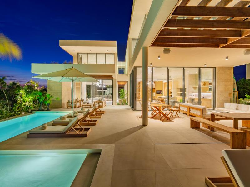 Dune House - Beachfront , Providenciales 