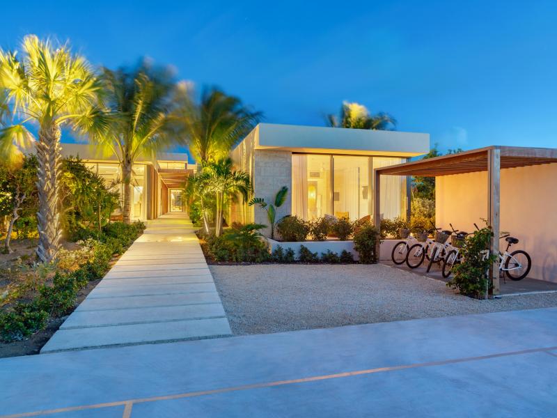 Dune House - Beachfront , Providenciales 