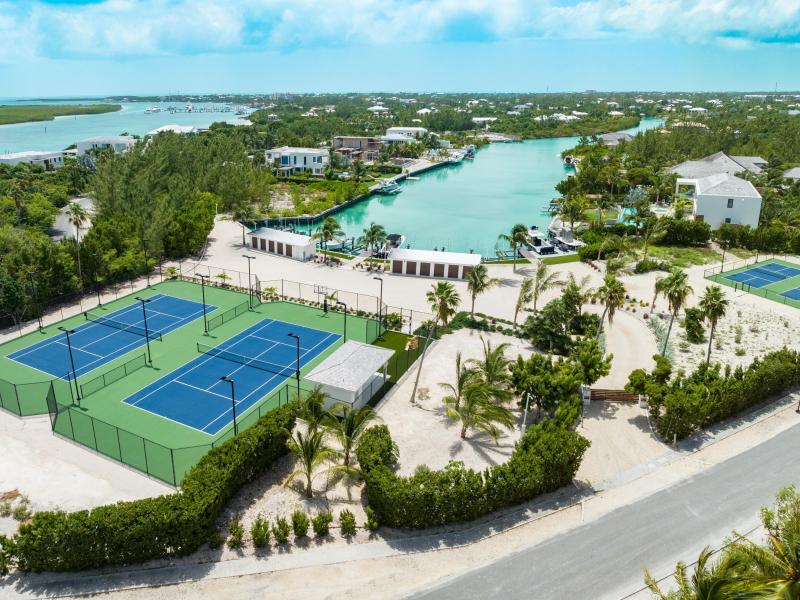 Emerald Pavilion - Beachfront , Grace Bay , Providenciales 