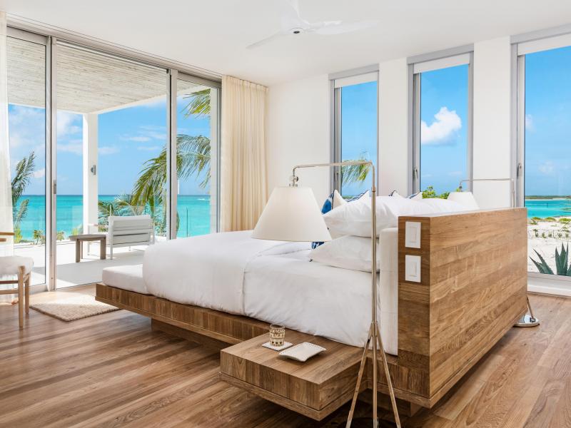 Emerald Pavilion - Beachfront , Grace Bay , Providenciales 