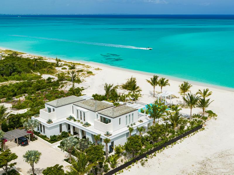 Emerald Pavilion - Beachfront , Grace Bay , Providenciales 