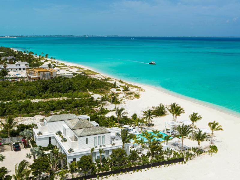 Emerald Pavilion - Beachfront , Grace Bay , Providenciales 