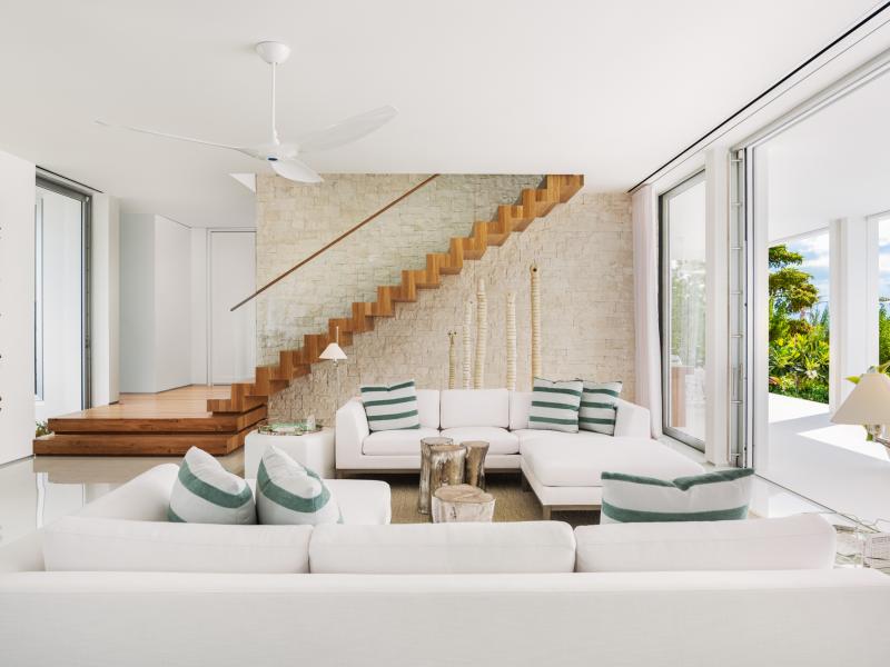 Emerald Pavilion - Beachfront , Grace Bay , Providenciales 