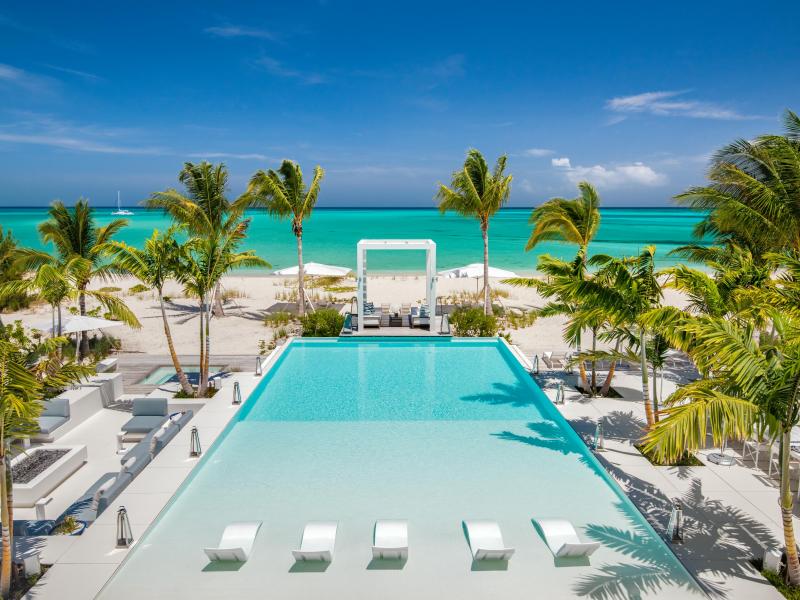 Emerald Pavilion - Beachfront , Grace Bay , Providenciales 