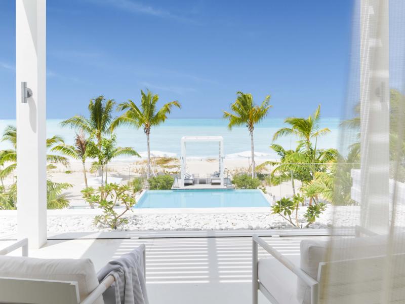 Emerald Pavilion - Beachfront , Grace Bay , Providenciales 