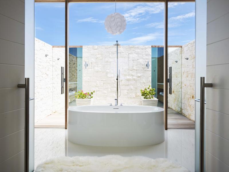 Emerald Pavilion - Beachfront , Grace Bay , Providenciales 
