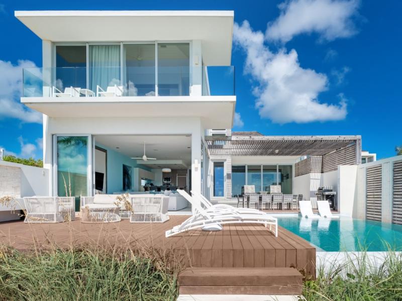 Villa Helios , Long Bay 