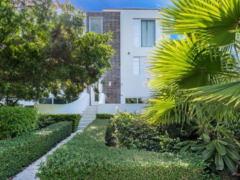 Villa Helios , Long Bay 