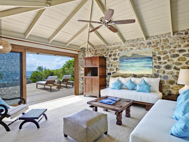 Petit St Vincent , Petit St Vincent 