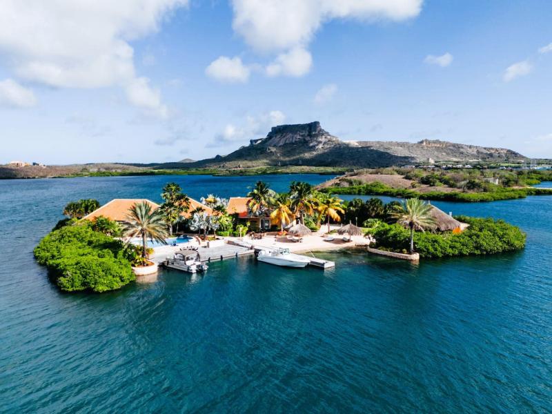 Isla Kiniw , 