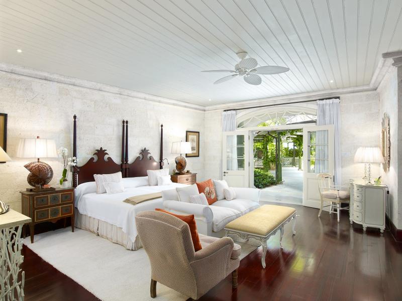 Laughing Waters - Sandy Lane Estate- Beachfront , Beachfront villas Barbados , Sandy Lane Beach , Sandy Lane Estate , St James , Waterfront villas Barbados , West Coast Barbados 