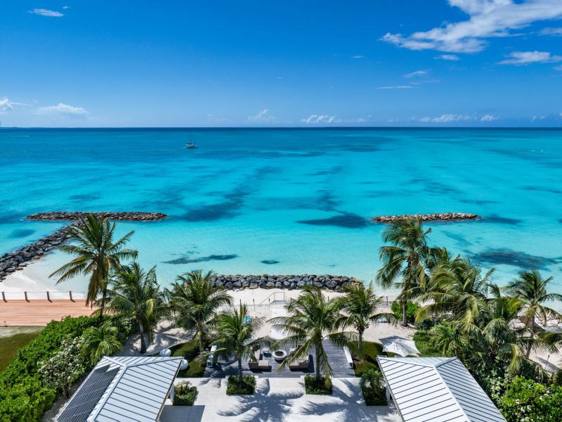 Milestone , Grace Bay , Providenciales 