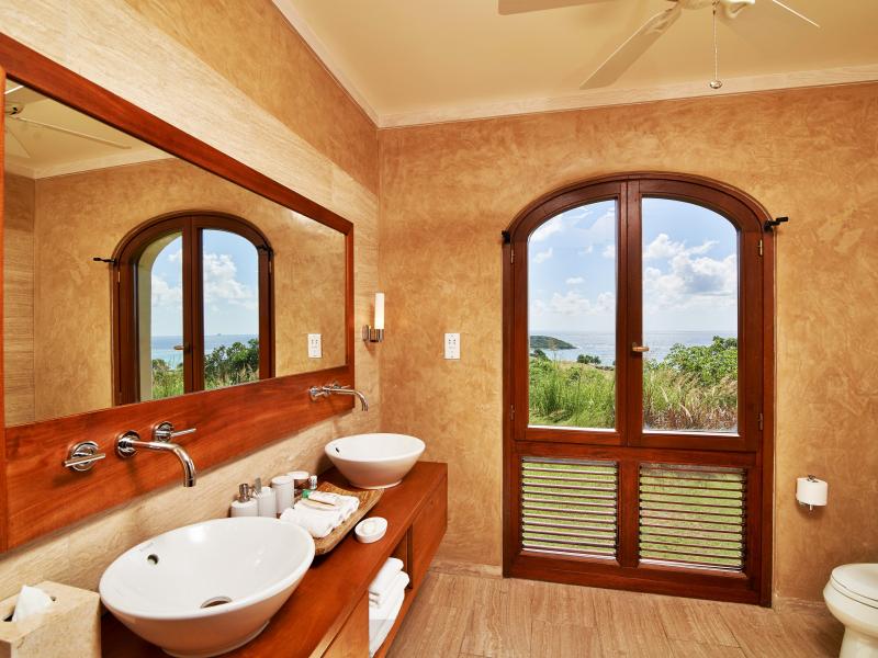 Villamia , Charlstown 