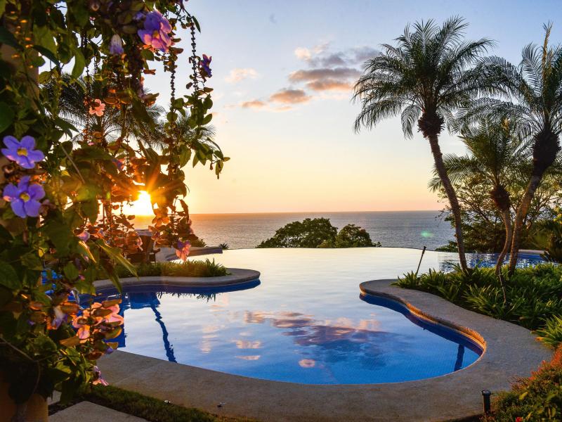 Peninsula Papagayo Paradise , 