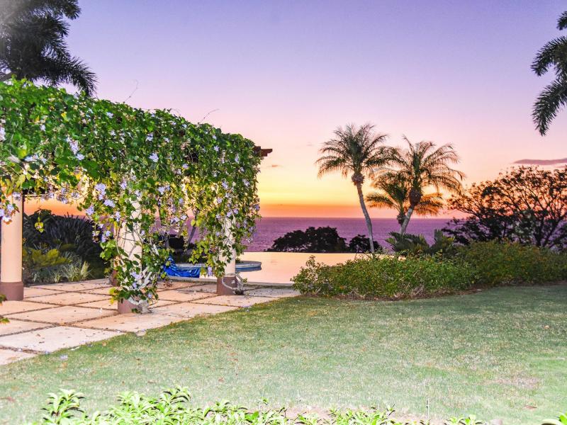 Peninsula Papagayo Paradise , 