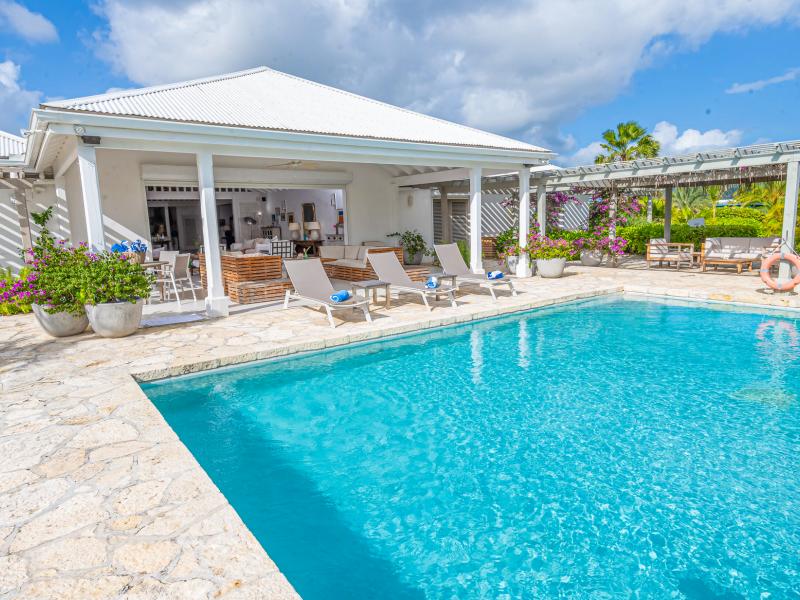 Palm One , Jolly Harbour 