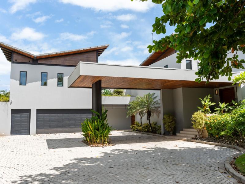 Villa Iguanita , 