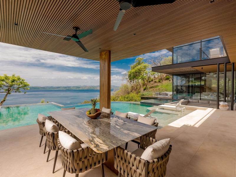 Villa Enoki , 
