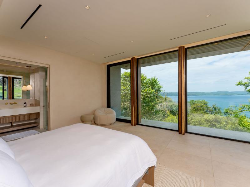 Villa Enoki , 