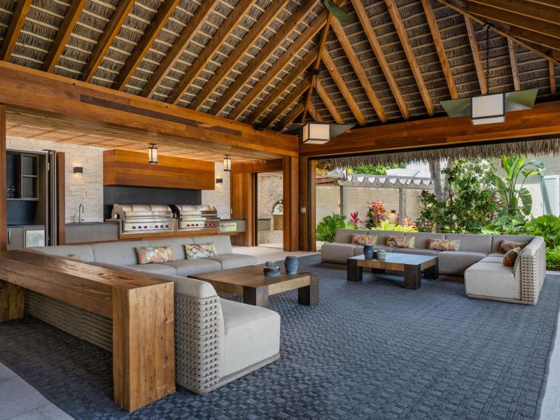 Sea Breeze - Beachfront , Grace Bay 