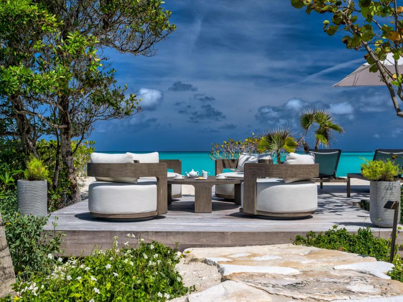Sea Breeze - Beachfront , Grace Bay 