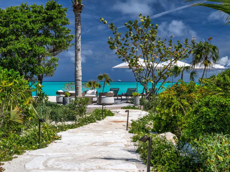 Sea Breeze - Beachfront , Grace Bay 