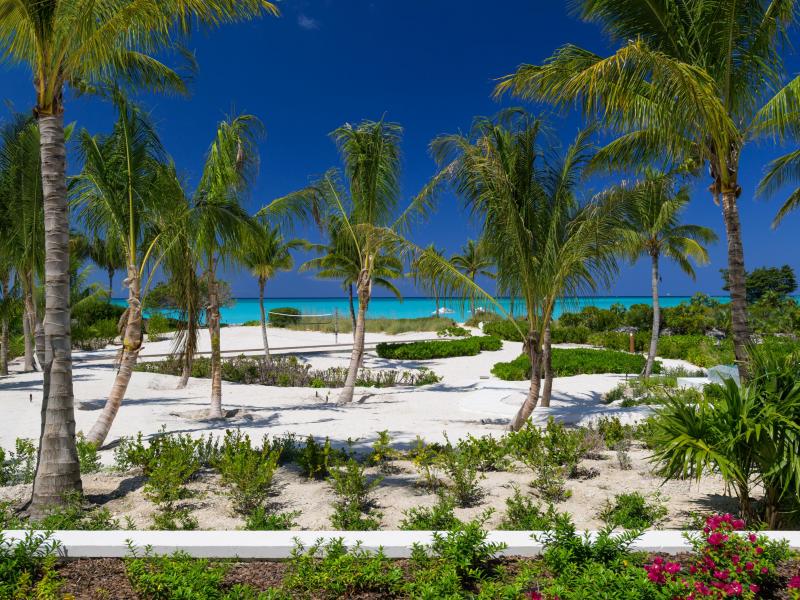 Sea Breeze - Beachfront , Grace Bay 