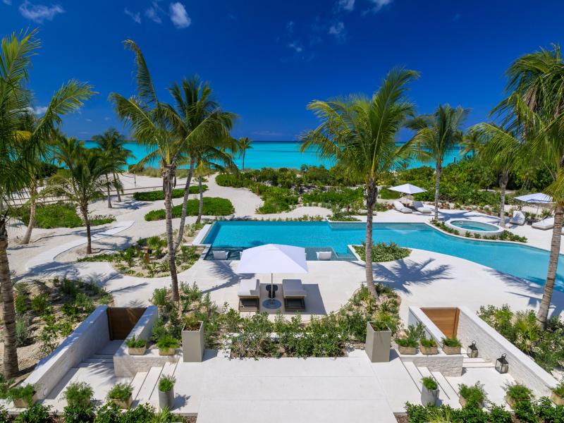 Sea Breeze - Beachfront , Grace Bay 