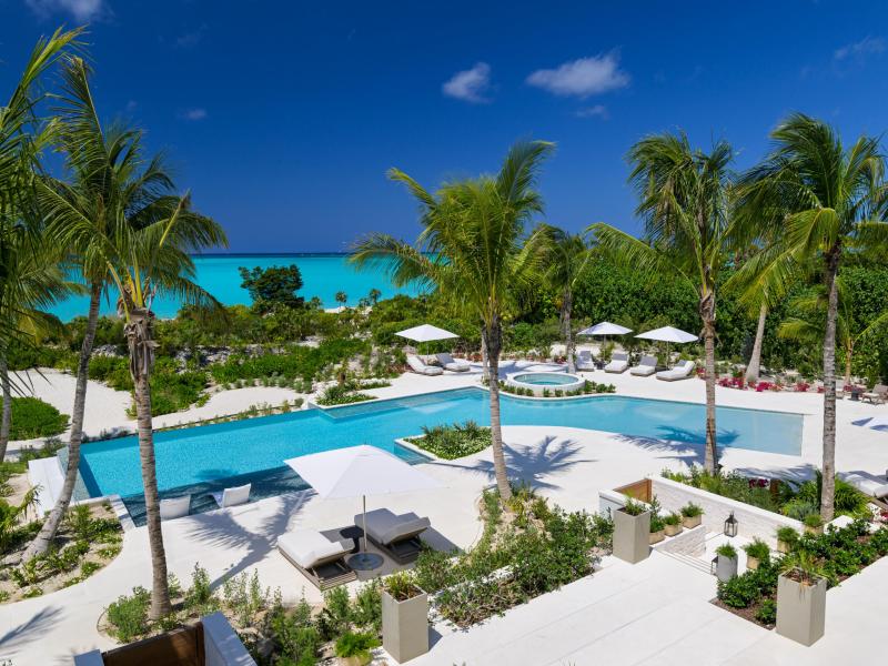 Sea Breeze - Beachfront , Grace Bay 