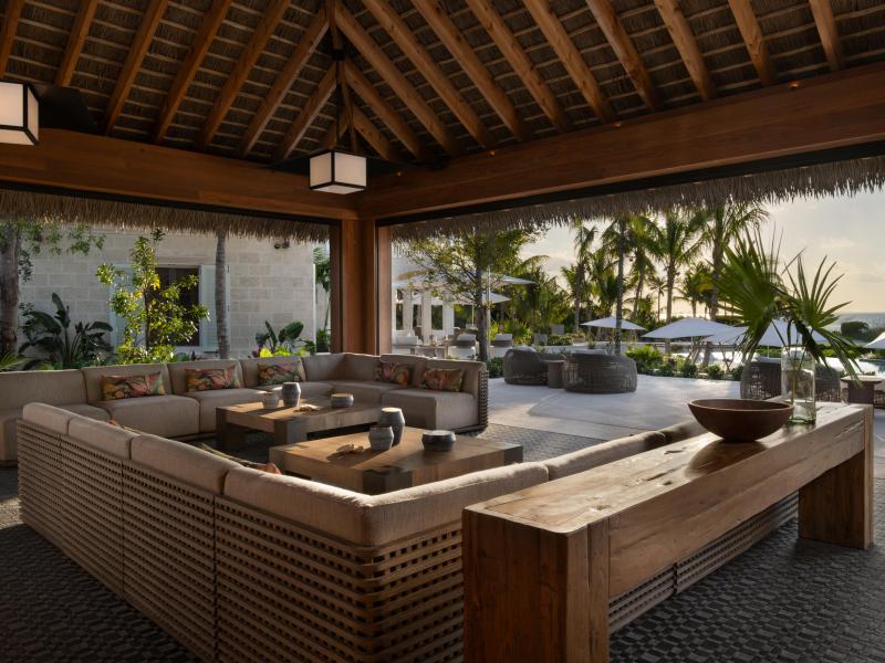 Sea Breeze - Beachfront , Grace Bay 