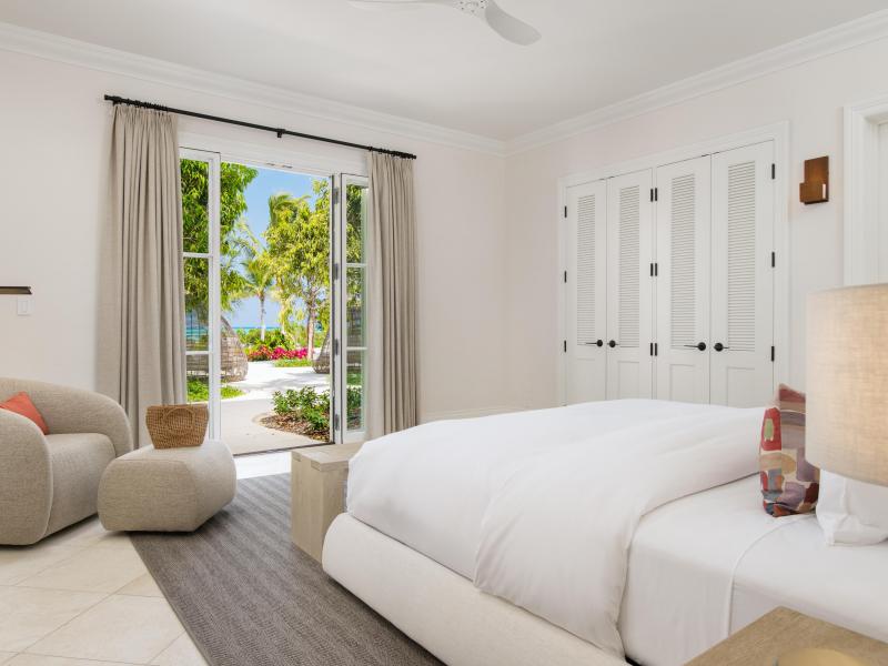 Sea Breeze - Beachfront , Grace Bay 