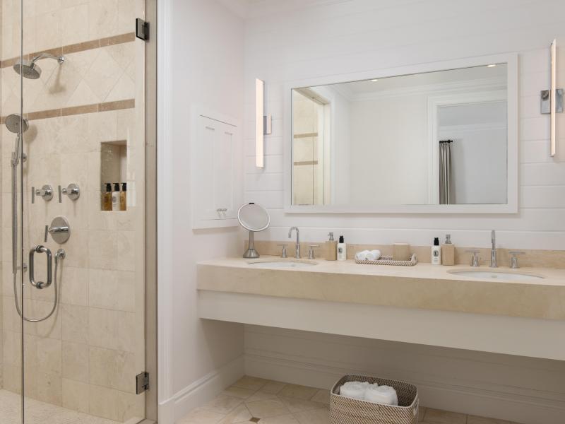 Sea Breeze - Beachfront , Grace Bay 