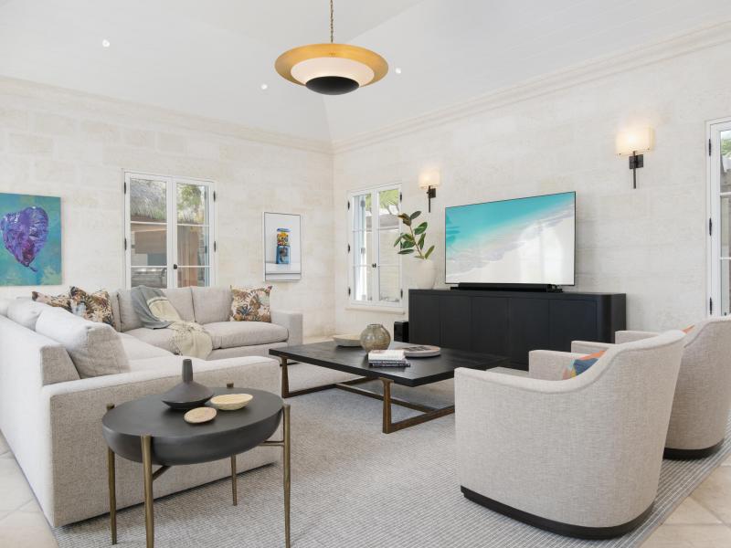 Sea Breeze - Beachfront , Grace Bay 