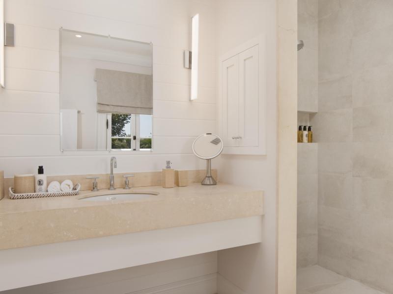 Sea Breeze - Beachfront , Grace Bay 