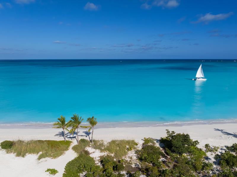 Sea Breeze - Beachfront , Grace Bay 