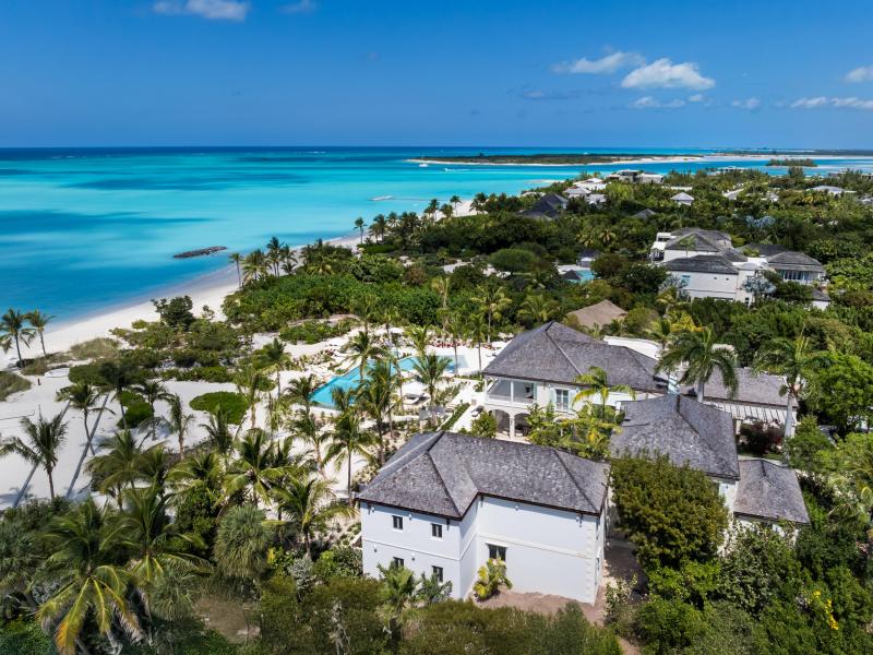 Sea Breeze - Beachfront , Grace Bay 