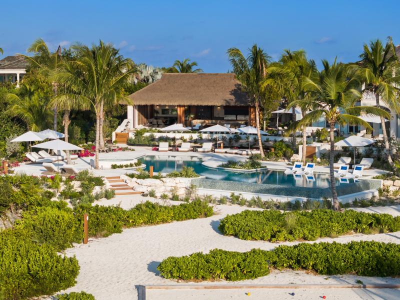 Sea Breeze - Beachfront , Grace Bay 
