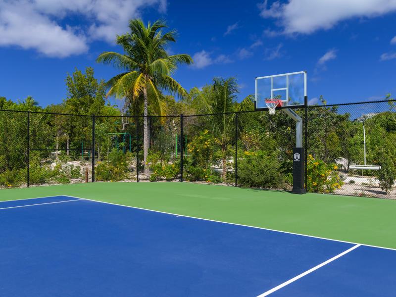 Sea Breeze - Beachfront , Grace Bay 
