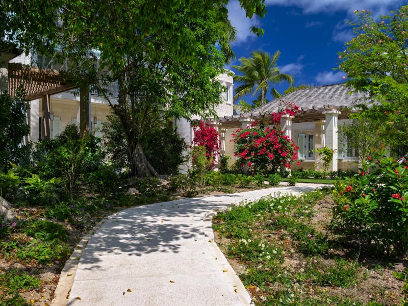 Sea Breeze - Beachfront , Grace Bay 